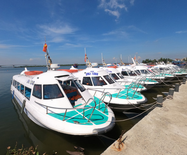 Cho Thuê Ca Nô Cao Tốc Bán đảo Sơn Trà 2021